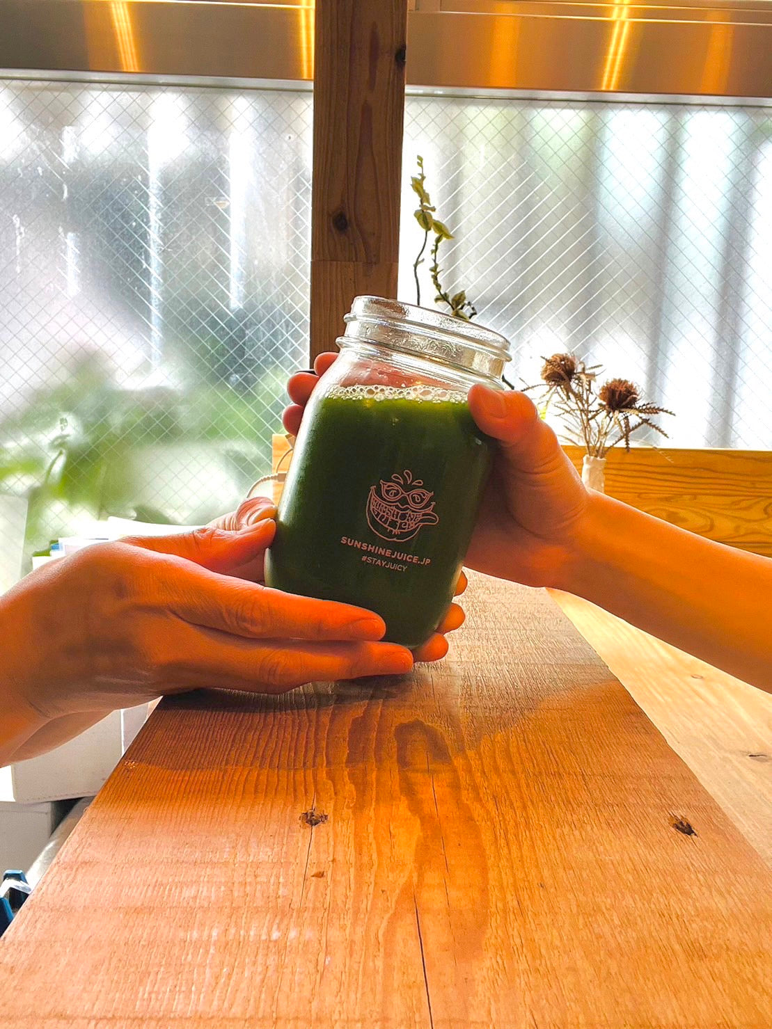 「HAPPY JUICY FRIDAY」恵比寿店よりお得にジュース&ショットが飲めるメニューをご用意しました！